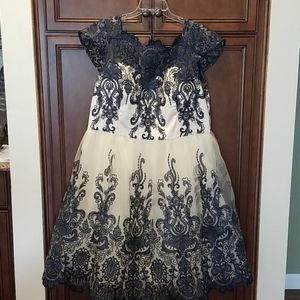 Chi Chi London Exquisite Elegance Sz 22 NWT